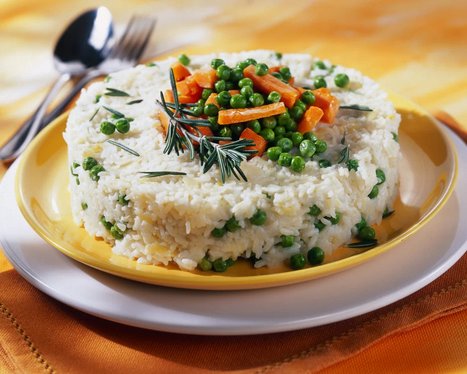 
    Tort cu orez şi legume  