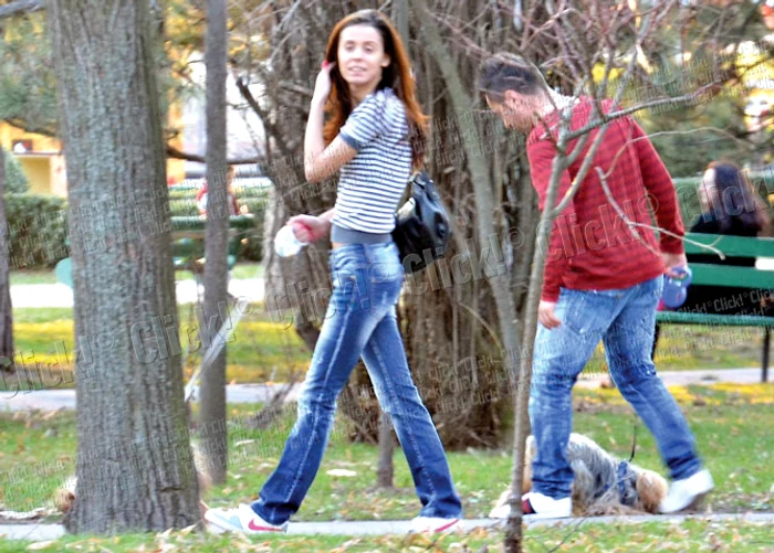 Margarita şi Florentin au  profitat de vremea  bună şi au ieşit la plimbare în Herăstrău