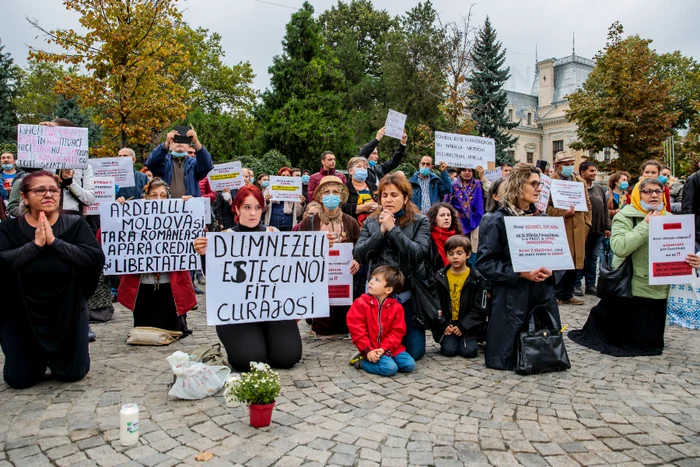 Credincioșii au protestat la Iași împotriva măsurilor ce vizează sărbătoarea Sfintei Parascheva