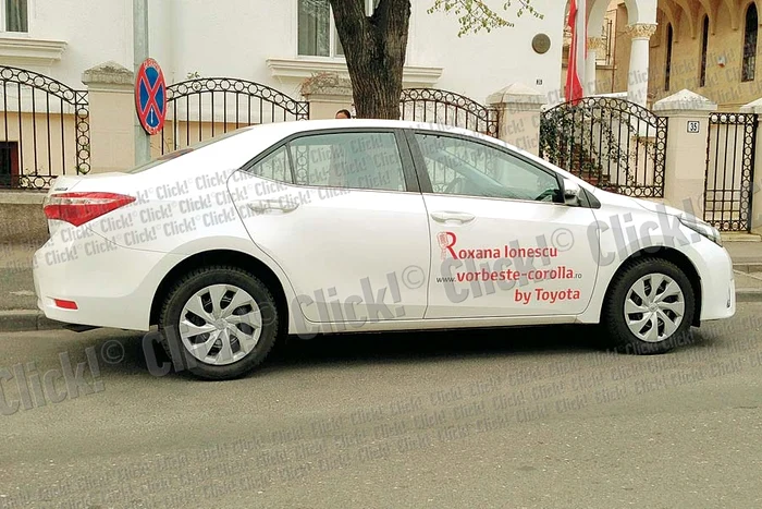 Cu noua maşină, Roxana face naveta la Timişoara, unde locuieşte iubitul ei (Fotografii: CAPS)