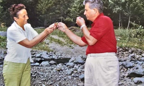 Nicu şi Lenuţa, sex cu gardianul la uşă jpeg