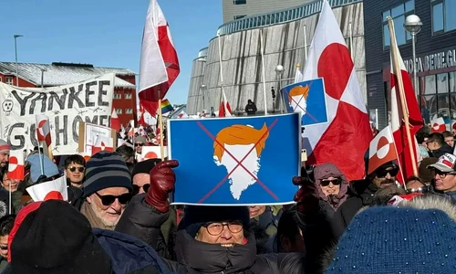 Protest în Groenlanda împotriva planurilor lui Trump FOTO X @PtisiMagazine jfif