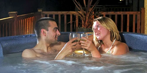 petrecere in piscina