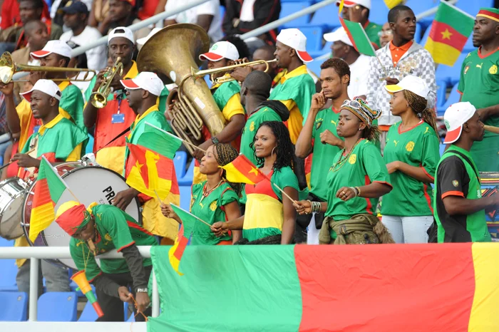 Suporterii echipei Camerunului s-au îmbulzit pe stadion (Foto: Guliver / GettyImages)