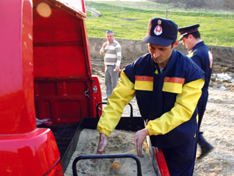 Botoşani: Nu vă scăldaţi în Siret zilele acestea!
