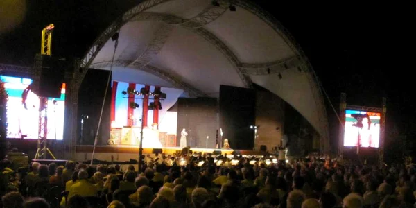 Festivalul de Operă şi Operetă din Parcul Rozelor