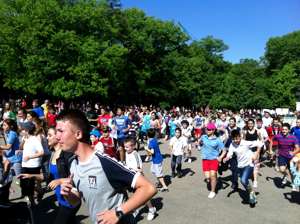 3.500 de elevi din Capitală au ieşit să facă mişcare
