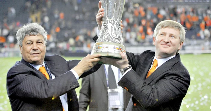 Mircea Lucescu și Rinat Ahmetov, în 2009, când Șahtior a câștigat Cupa UEFA. Foto Arhivă