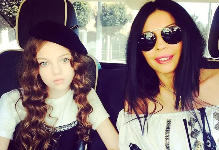 
    Ingrid Vlasov și Noelle, aici alături de soțul creatoarei de modă, Marian Nedelcu, sunt internate în spital cu Covid-19foto: copertă  