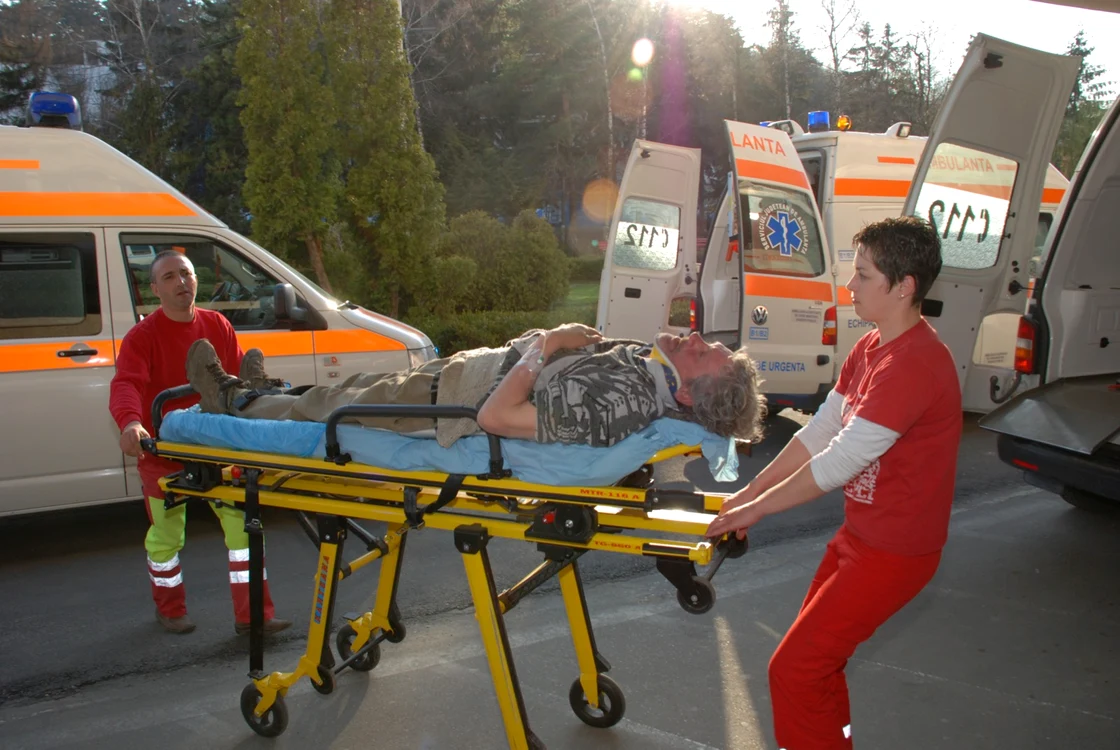 Ambulanţele au avut şi ele de lucru