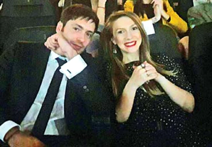 Adela Popescu prezintă emisiunea “Vorbeşte lumea” la PRO TV, iar Radu Vâlcan e gazda show-ului “Insula iubirii”, de la Antena 1