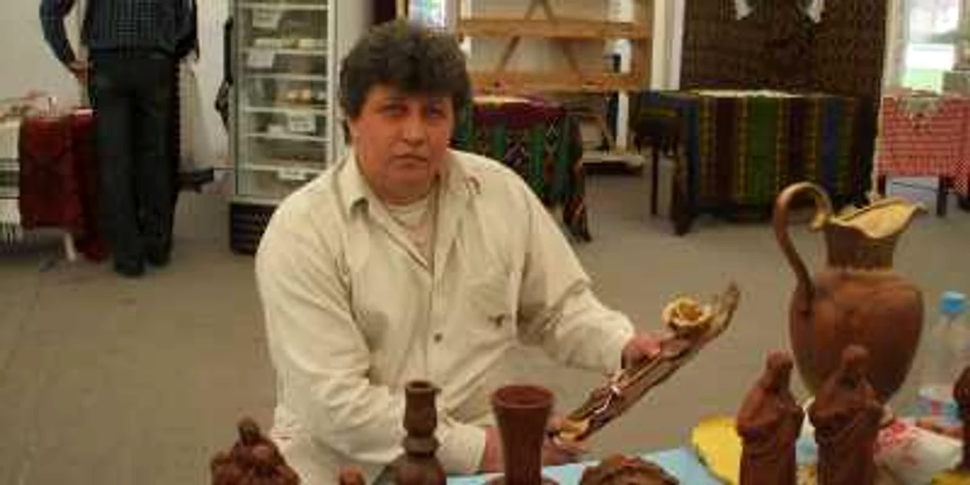 Cristian Lăculeanu transformă lutul în artă