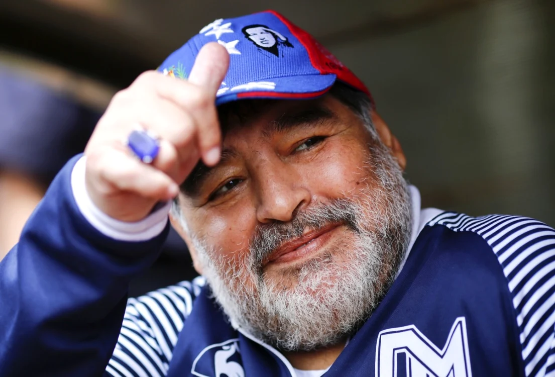 Diego Maradona, o vedetă uriaşă care ne-a părăsit în 2020