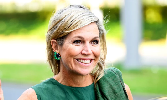 Regina Maxima in rochie verde cu pene   profimedia 0909485842 jpg