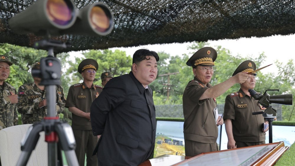 Coreea de Nord testează noi rachete sub supravegherea lui Kim Jong Un. SUA desfășoară exerciții militare de amploare în zonă