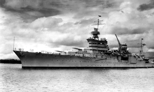 Un submarin japonez scufundă vasul american Indianapolis, omorând 883 de oameni jpeg
