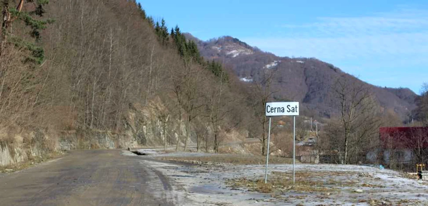 Cerna Sat