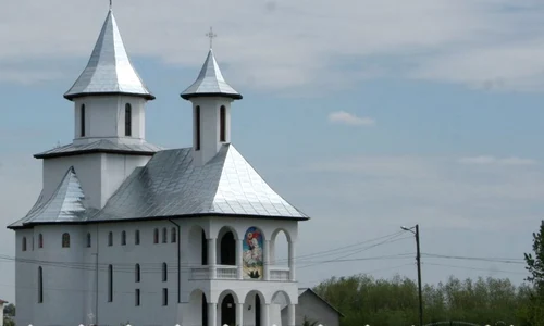 Biserica ridicată de Gigi Becali pentru sinistraţi jpeg