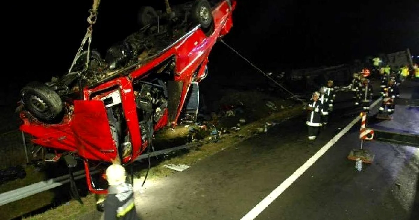 14 români au murit într-un accident în Ungaria