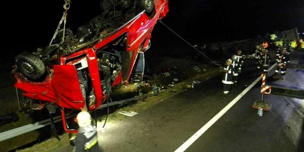 14 români au murit într-un accident în Ungaria