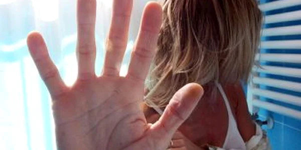 Jurnaliştii comit mai multe greşeli atunci când scriu despre victimele violenţei domestice