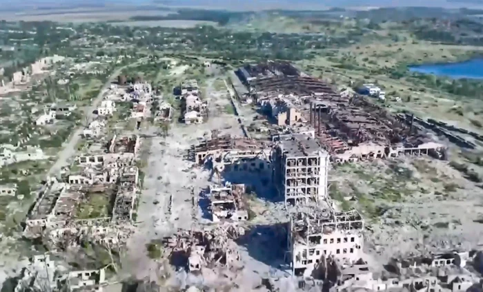 Orașul Ceasiv Iar, distrus de bombardamente FOTO EPA-EFE