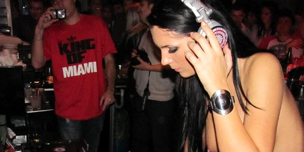 DJ Miki Love