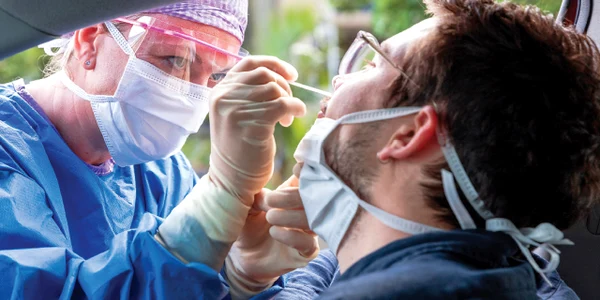 Testare coronavirus FOTO Shutterstock