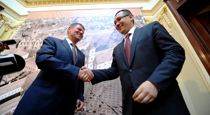 În primul tur al alegerilor, în Vâlcea, între Victor Ponta şi Klaus Iohannis a fost o diferenţă de zece procente. Foto arhiva Adevarul