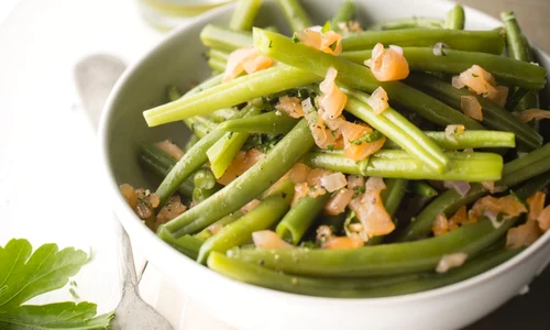 salata de fasole verde cu somon afumat jpeg
