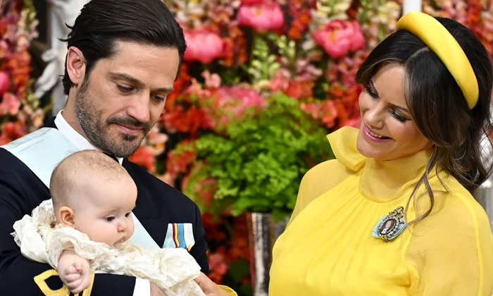 Prințul Carl Philip alături de fiica sa, Prințesa Ines, și Prințesa Sofia, în timpul botezului Prințesei Ines, la Capela Palatului Drottningholm din Stockholm, Suedia, pe 13 iunie 2025  Foto Profimedia (9) jpg