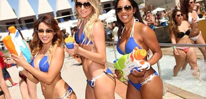 La Palms Casino Resort din Las Vegas, animatoarele şi chelneriţele arată la fel de bine ca fotomodelele/Imagini Daily Mail