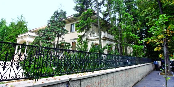 Palatul Primăverii ar putea fi dărâmat, spun analiştii imobiliari