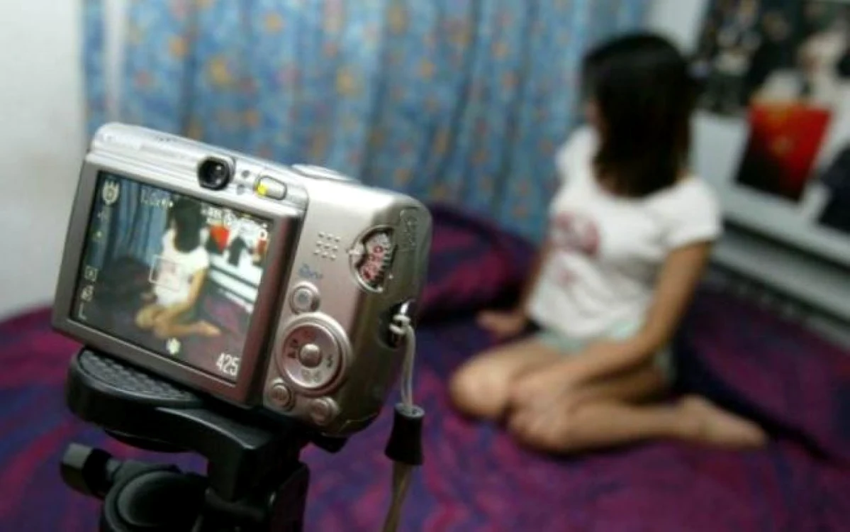 Fotografia în ipostaze sexuale explicite i-a distrus adolescentei viața FOTO arhivă Adevărul