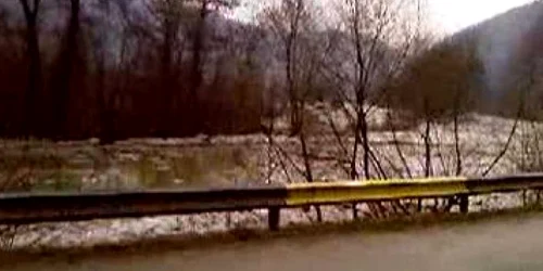 Neamţ: Bistriţa acoperită de gheaţă- Revista presei locale