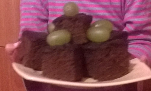 negresa cu struguri jpeg