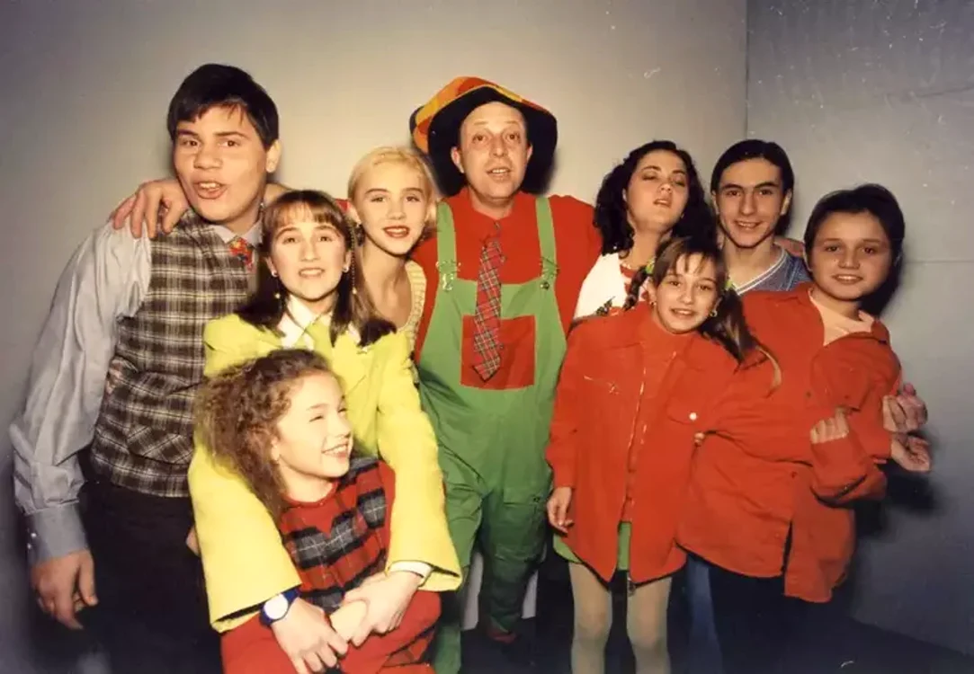 Dana Rogoz și colegii săi de la „Abracadabra”