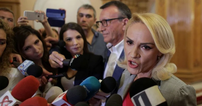 Stănescu, mai mereu în dreapta Gabrielei Firea FOTO Inquam Photos