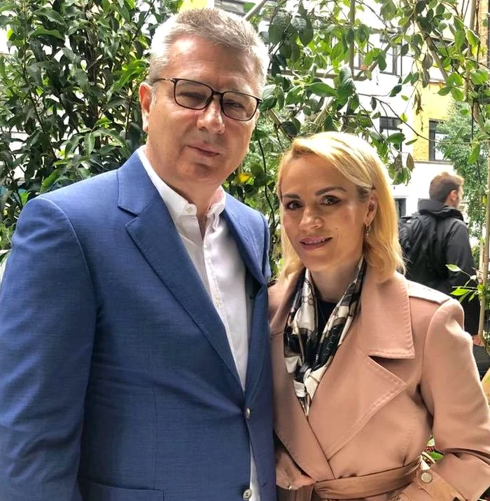 
    Gabriela Firea este la Londra împreună cu soţul ei Florentin PandeleFoto: arhivă personală  