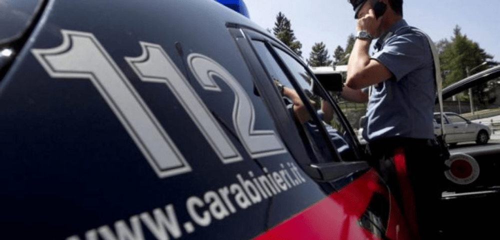 Bătrână din Italia, prinsă furând pâine și frunze de salată. Gestul neobișnuit al carabinierilor chemați să o aresteze