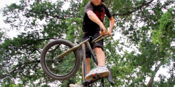 Cascadorii pe biciclete şi skateboarduri la Sibiu