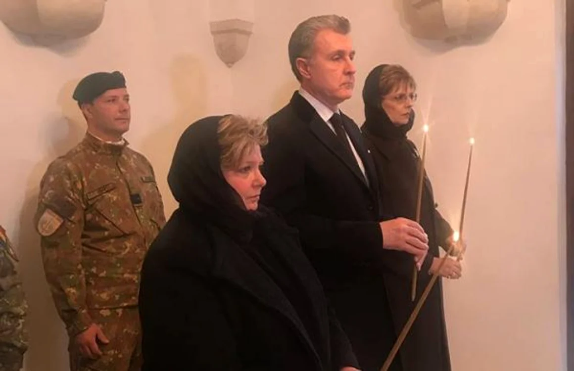 Carol al II-lea este reÃ®nhumat, sÃ¢mbÄtÄ, Ã®nÂ noua CatedralÄ ArhiepiscopalÄ de la Curtea de ArgeÅ. Cine participÄ la slujbÄ