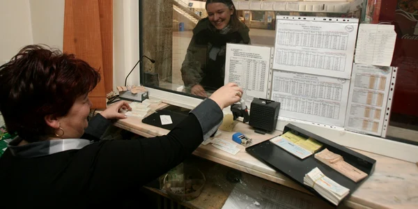 Ieşenii îşi pot plăti taxele şi pe 31 decembrie