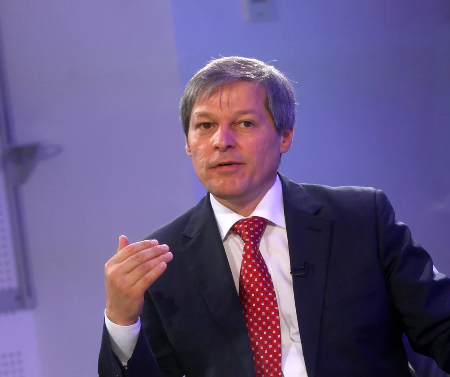 
    Dacian Cioloș a fost desemnat prim-ministru după demisia guvernului condus de Victor Ponta în noiembrie 2015  