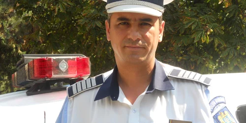 Agentul Vasile Moise lucrează la Serviciul Poliţiei Rutiere Ialomiţa de 21 de ani 