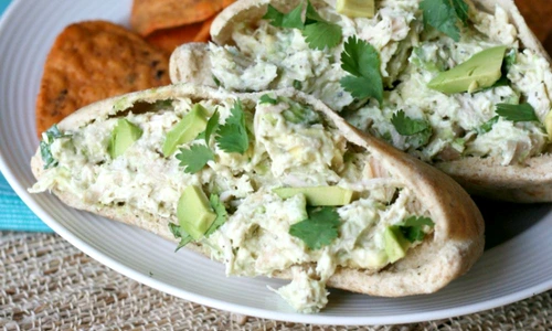 Salata de pui cu avocado jpeg