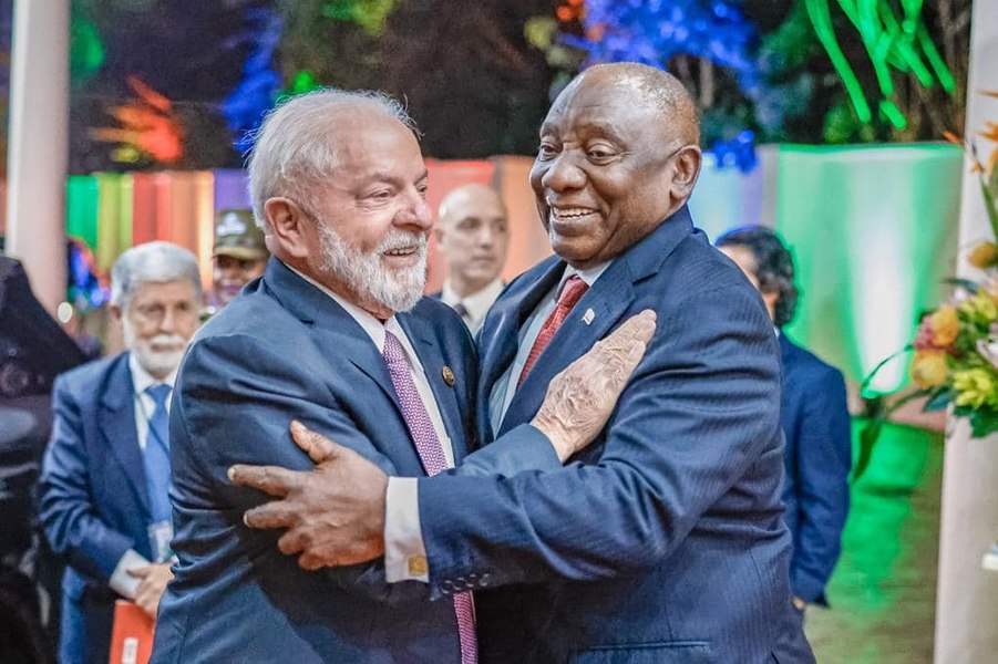 Brazilia şi Africa de Sud cer negocieri de pace în Ucraina la summitul BRICS