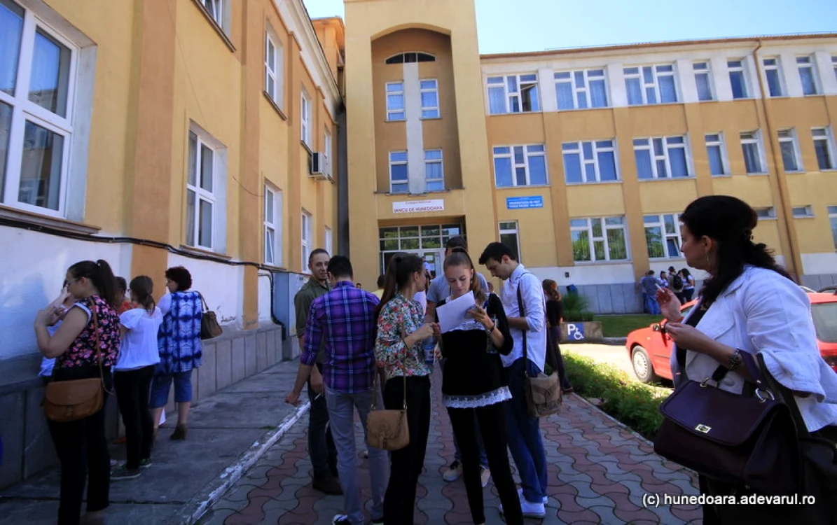 Luni a avut loc proba la Limba şi Literatura Română a examenului de Bacalaureat