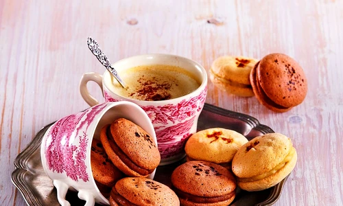 macarons cu crema de ciocolata jpeg