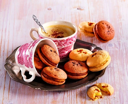 macarons cu crema de ciocolata jpeg
